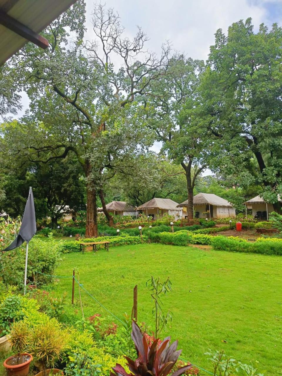 New Satpura Resort' Пачмарай Экстерьер фото